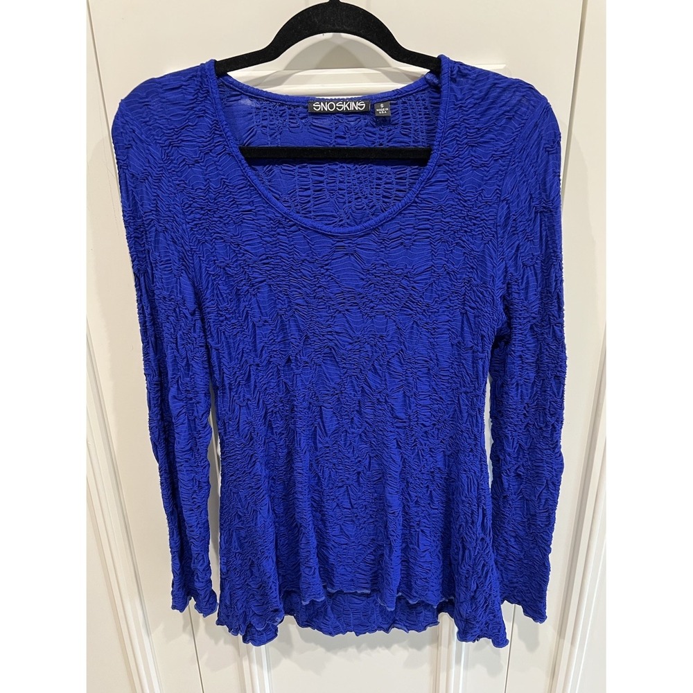 Snoskins Textured Stretch Top Blue Long Sleeve Crinkle Knit USA‎